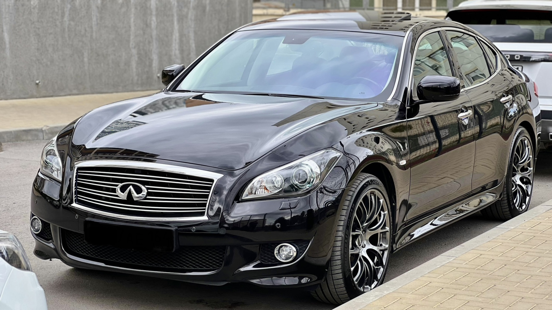 Infiniti M (3G) 3.7 бензиновый 2012 | 37 S на DRIVE2