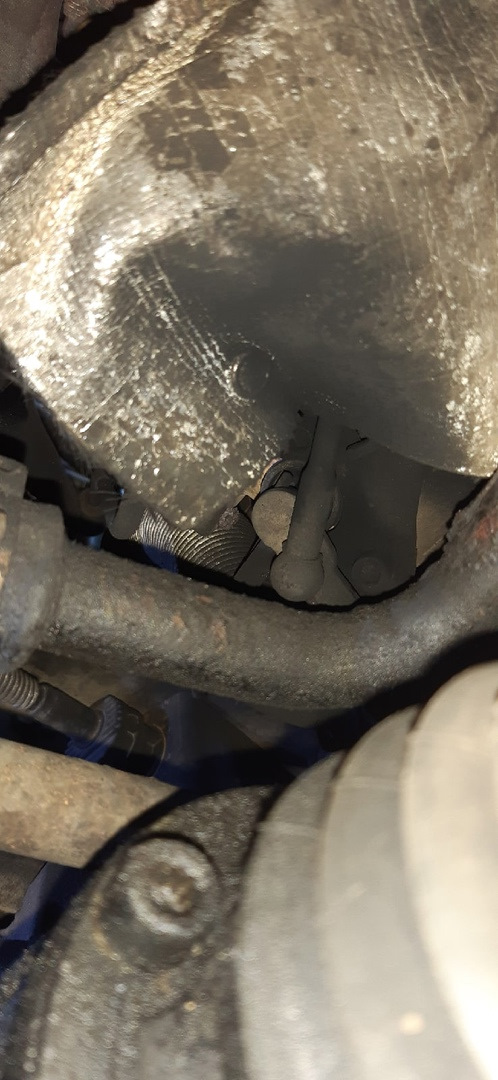 HELP!Звук травли воздуха при разгоне, пахнет выхлопом в сaлоне при ...