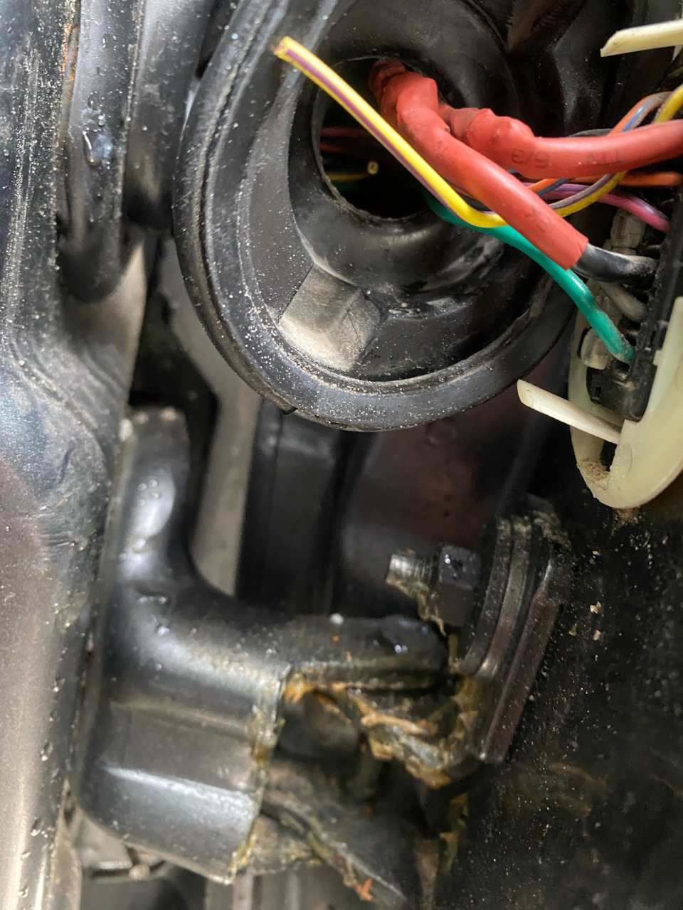 Отказали правые стеклоподъёмники и не моргают подворотники при ...