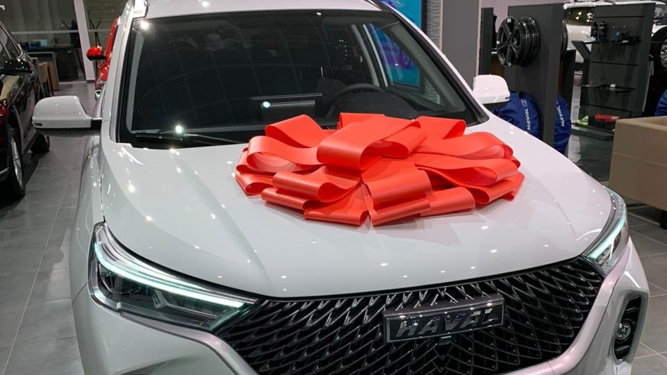 Haval M6 巨大的 снеговик