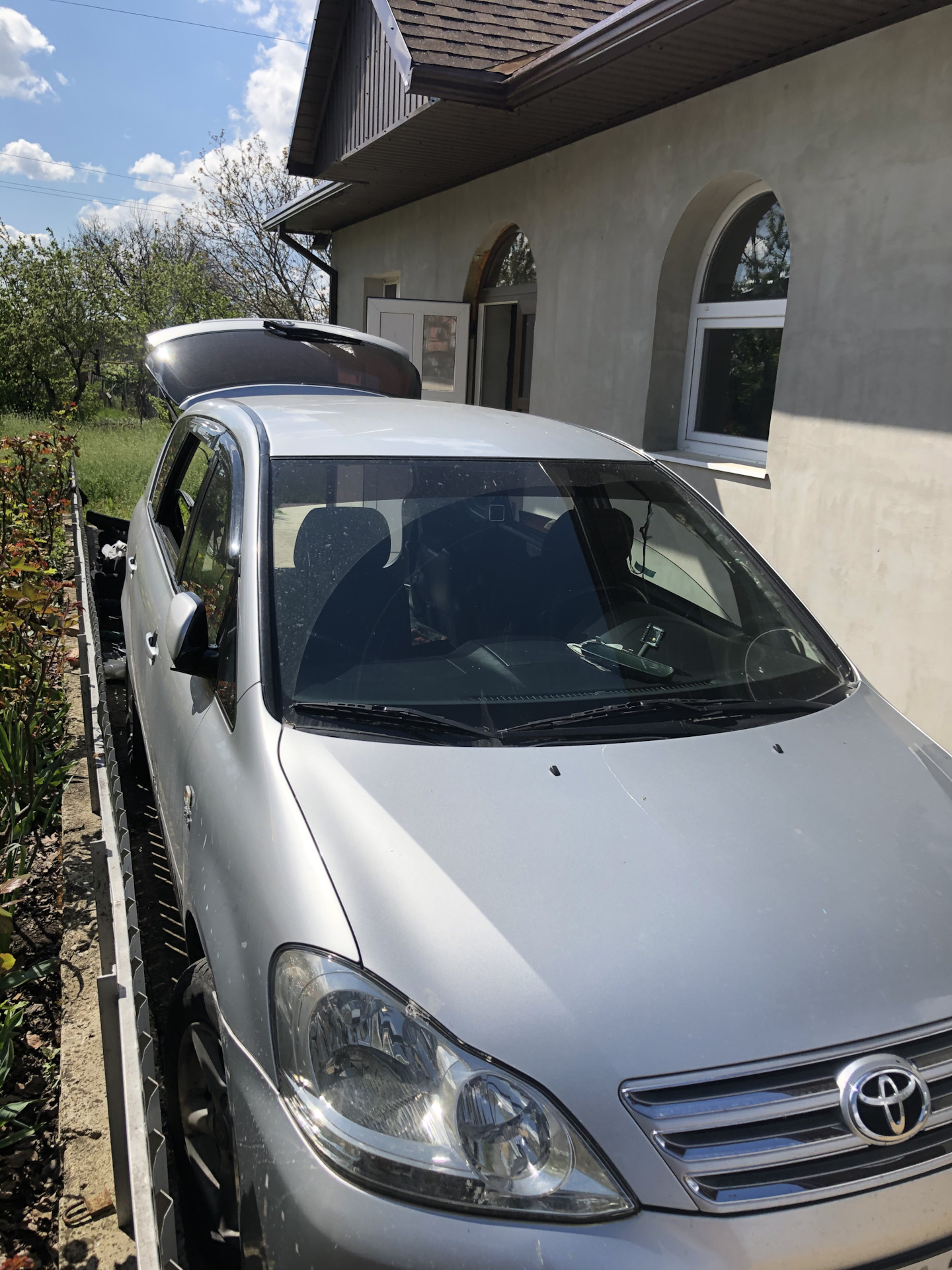 установка рейлингов на крышу — Toyota Avensis Verso, 2 л, 2004 года ...