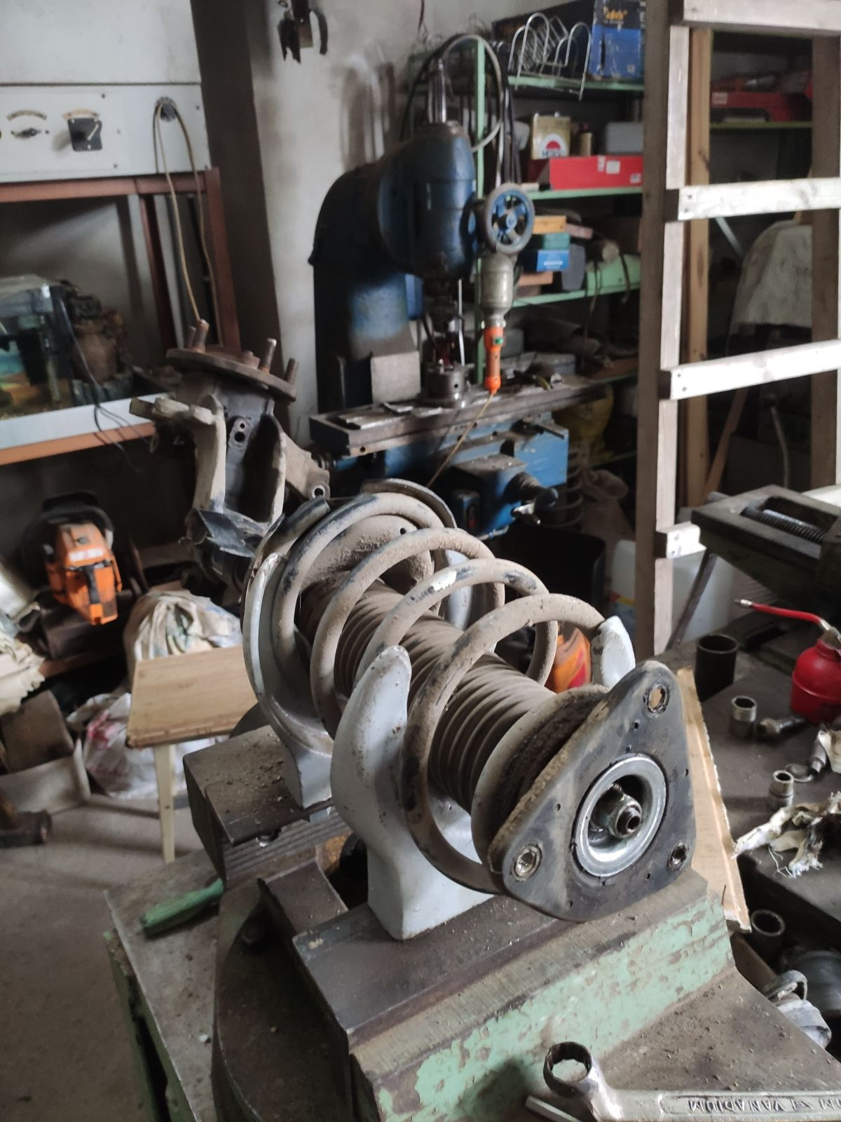 Замена опор амортизатора, ступичного подшипника, восстановление шаровых ...