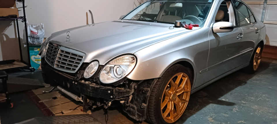 Меняем. Уже на машине — Mercedes-Benz E-Class (W211)