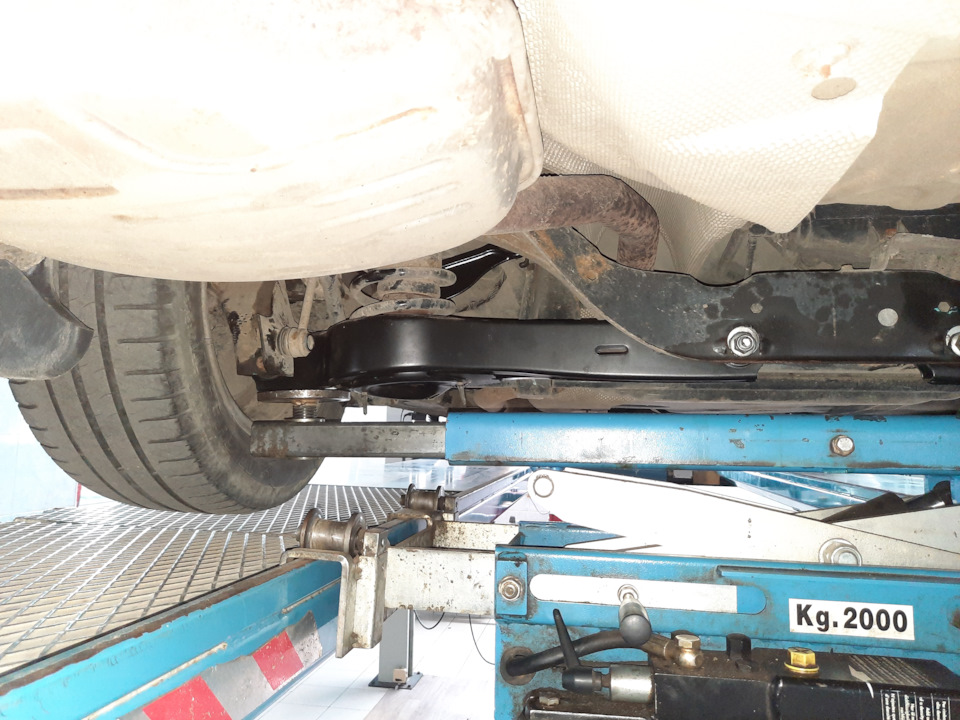 Замена рычагов передней и задней подвески Ford mondeo 4 2.0l MT 2012