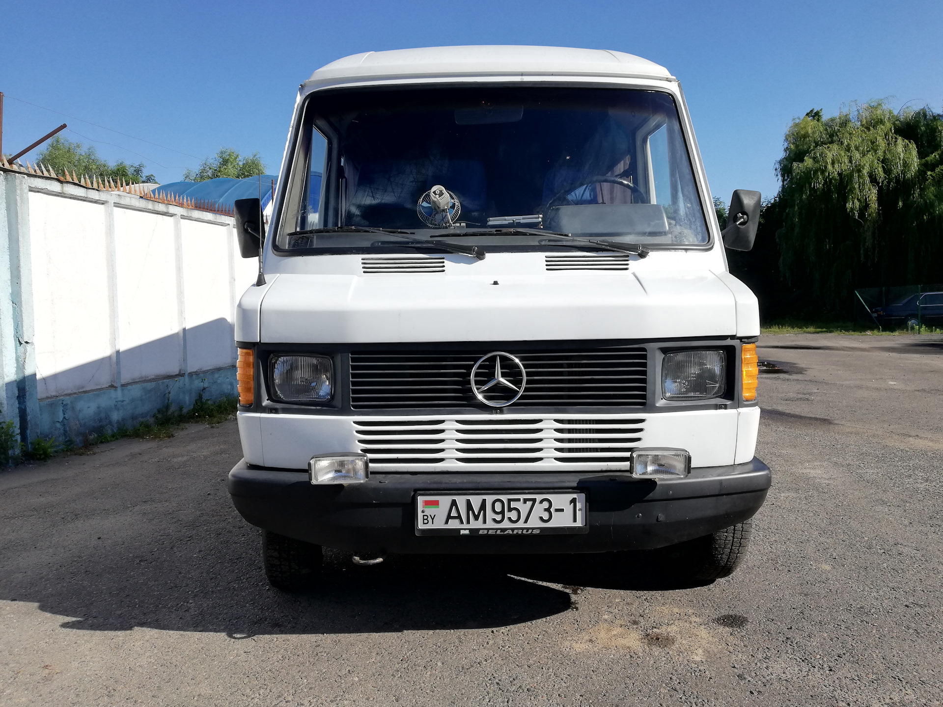 Мерседес т купить. Мерседес т1 310. Мерседес t1 310д. Мерседес т2 410д. Mercedes-Benz t1, 1991.