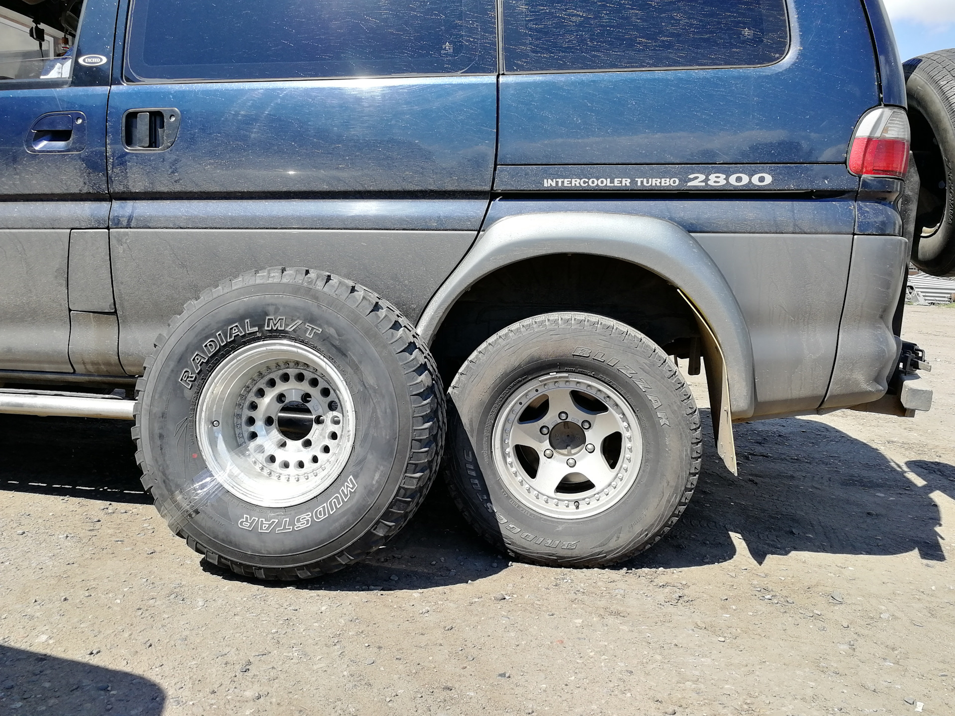 Митсубиси делика p25w. Резина на делику. Mitsubishi l400 колёса. Резина на делику. Резина на делику.