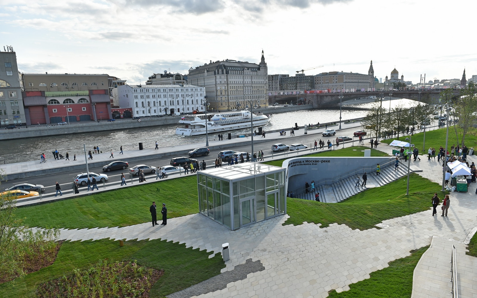 Скамейки парк зарядье