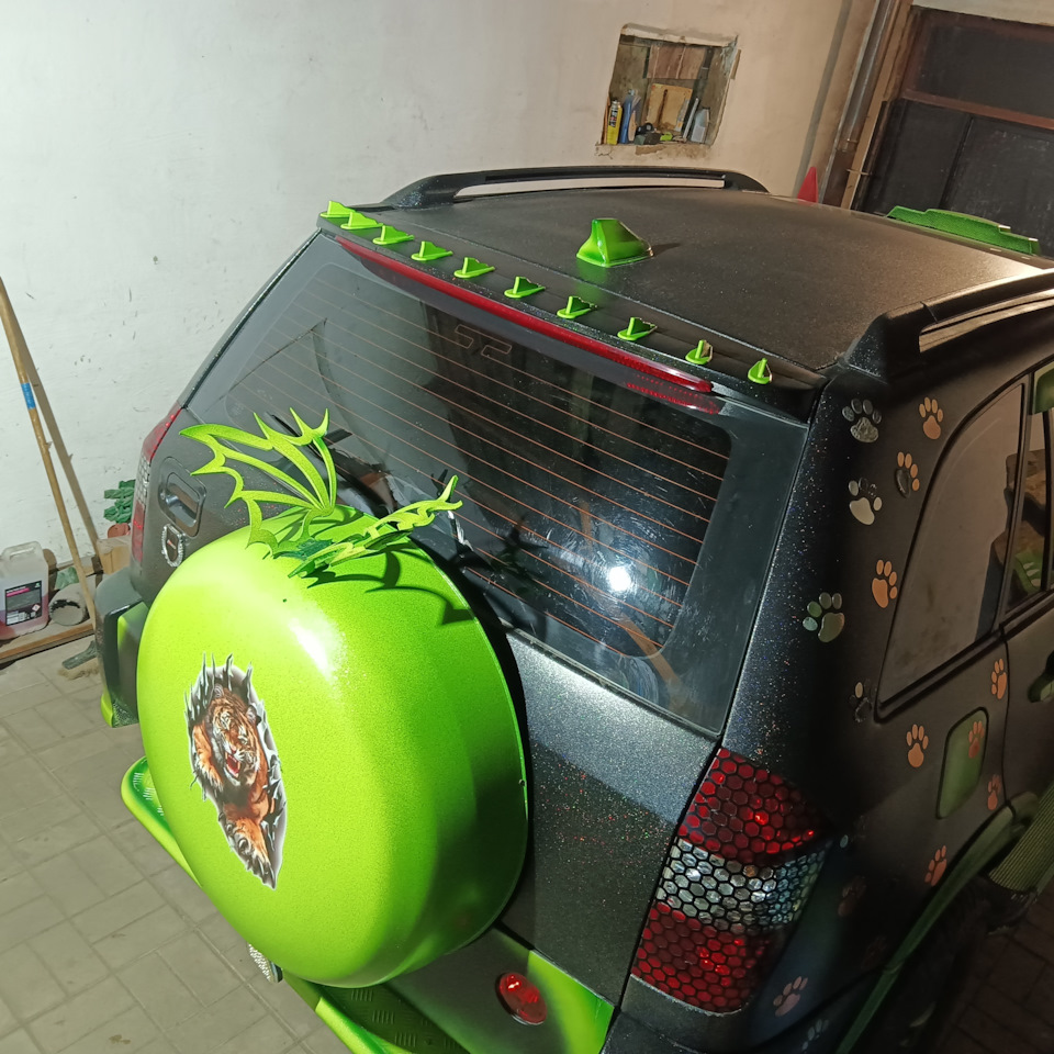 Чери Тигго шипы на спойлера стоп сигнала — Chery Tiggo 1, 1,8 л, 2008 ...