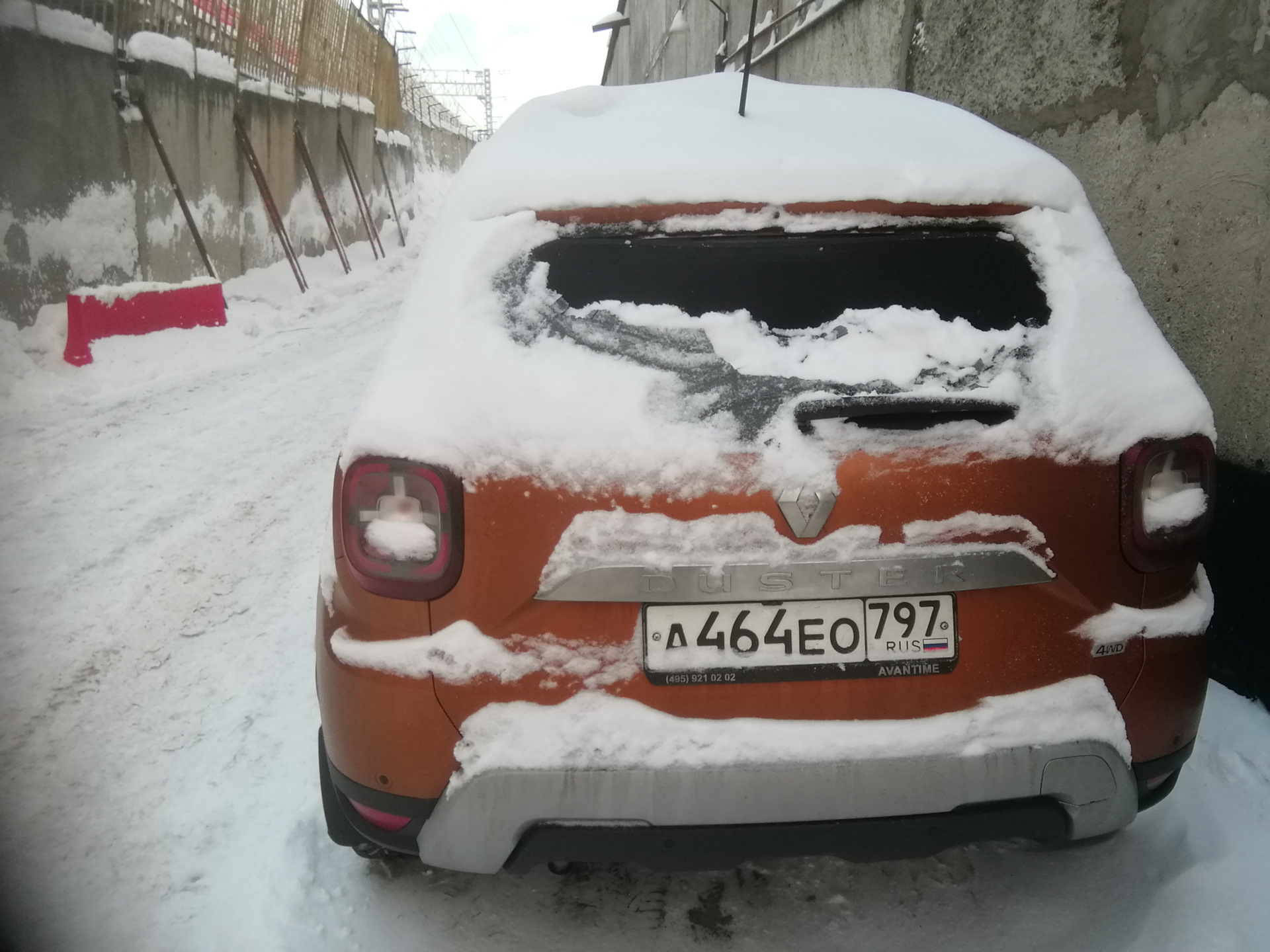 Опять стекло.В этот раз заднее, пятой двери. — Renault Duster (2G), 1,5 л,  2021 года | поломка | DRIVE2