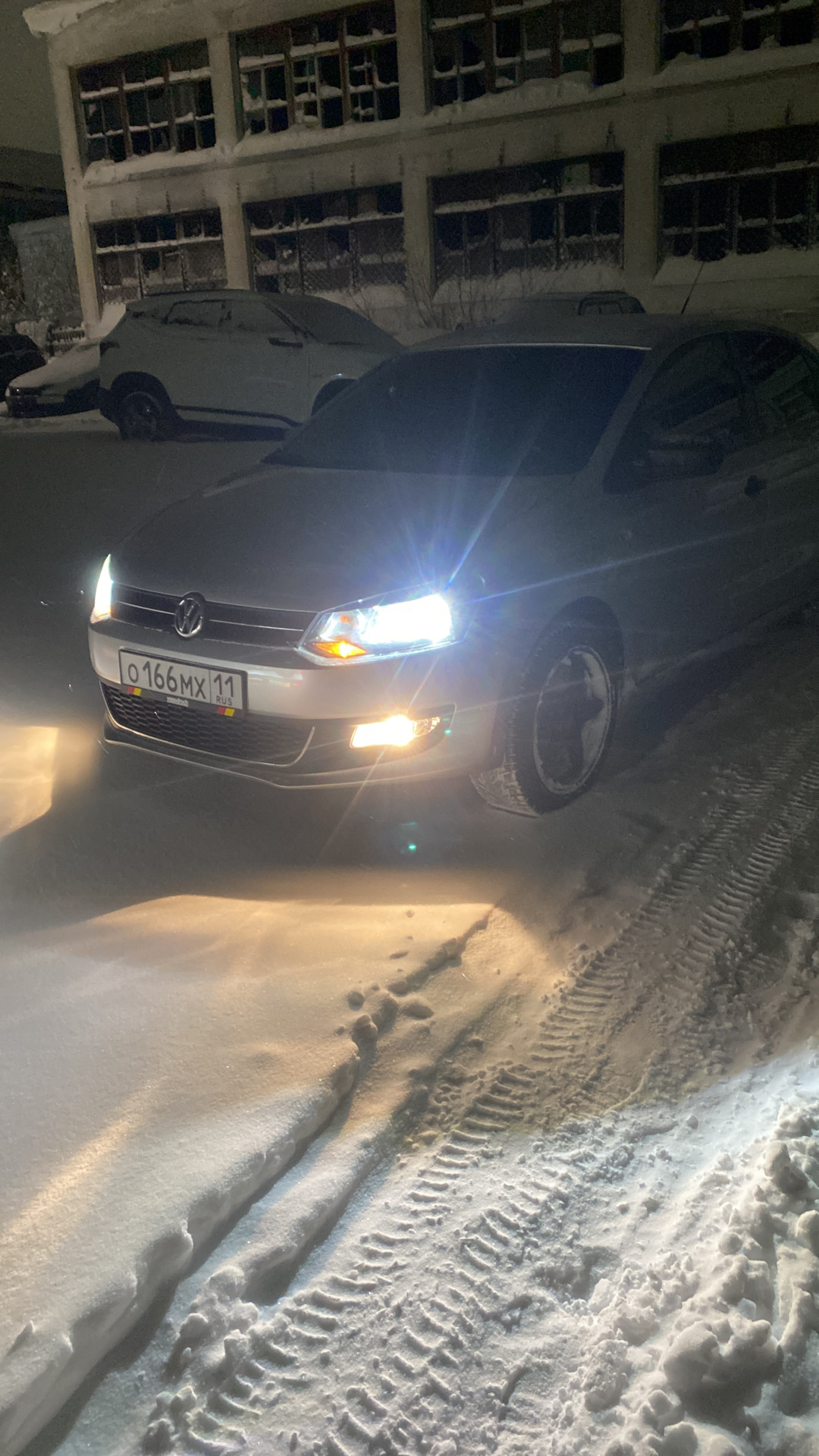 Передний бампер от поло хэчбек на седан — Volkswagen Polo Sedan, 1,6 л ...