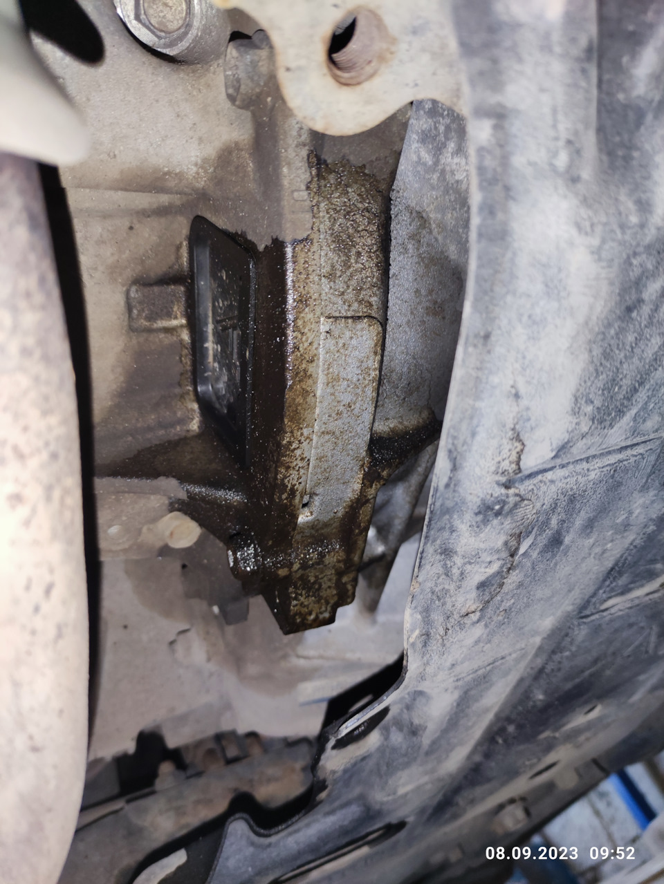 Сальник Коленвала задний — Toyota RAV4 (IV), 2,5 л, 2017 года | визит ...