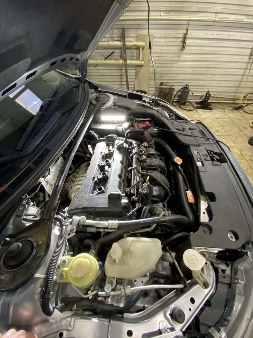 Регулировка клапанов — Mitsubishi Lancer X, 2 л, 2008 года | визит на ...