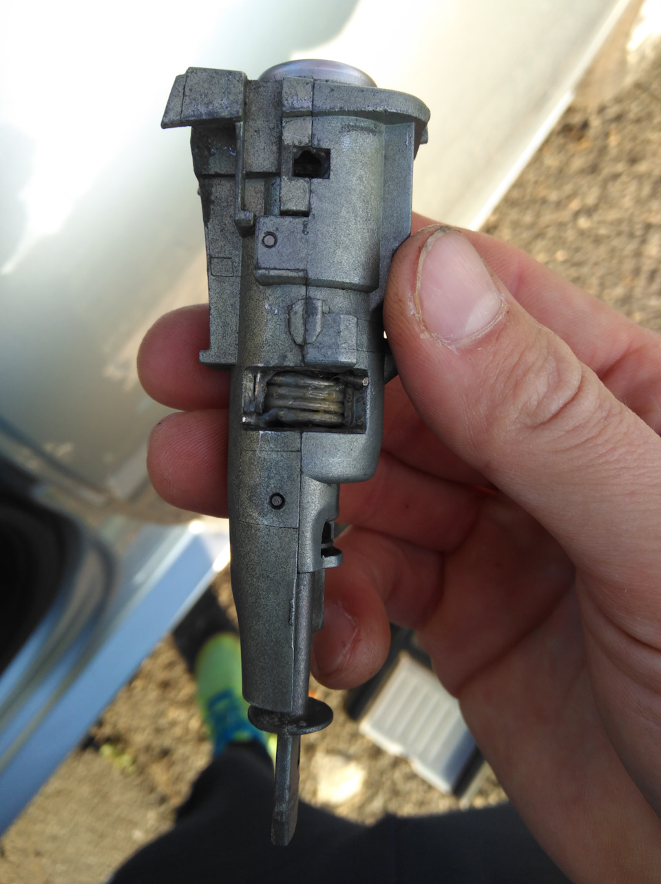 Демонтаж дверного замка с водительской, пасажирской двери Seat Leon 1P1 ...