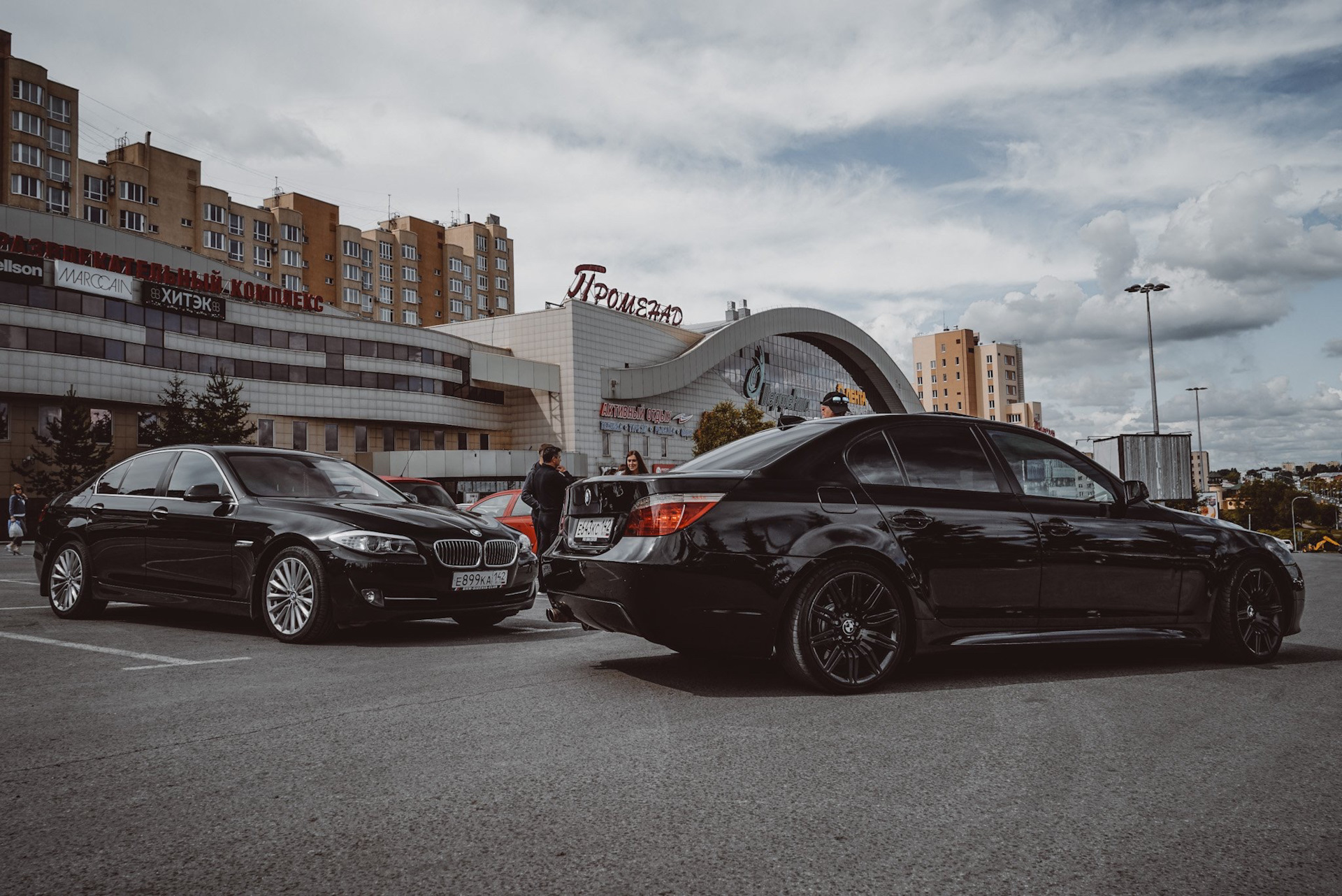 Бмв е60 драйв. BMW e60 черная. БМВ е60 на пневме. E60 Грозная. E60 535i Stage 2.