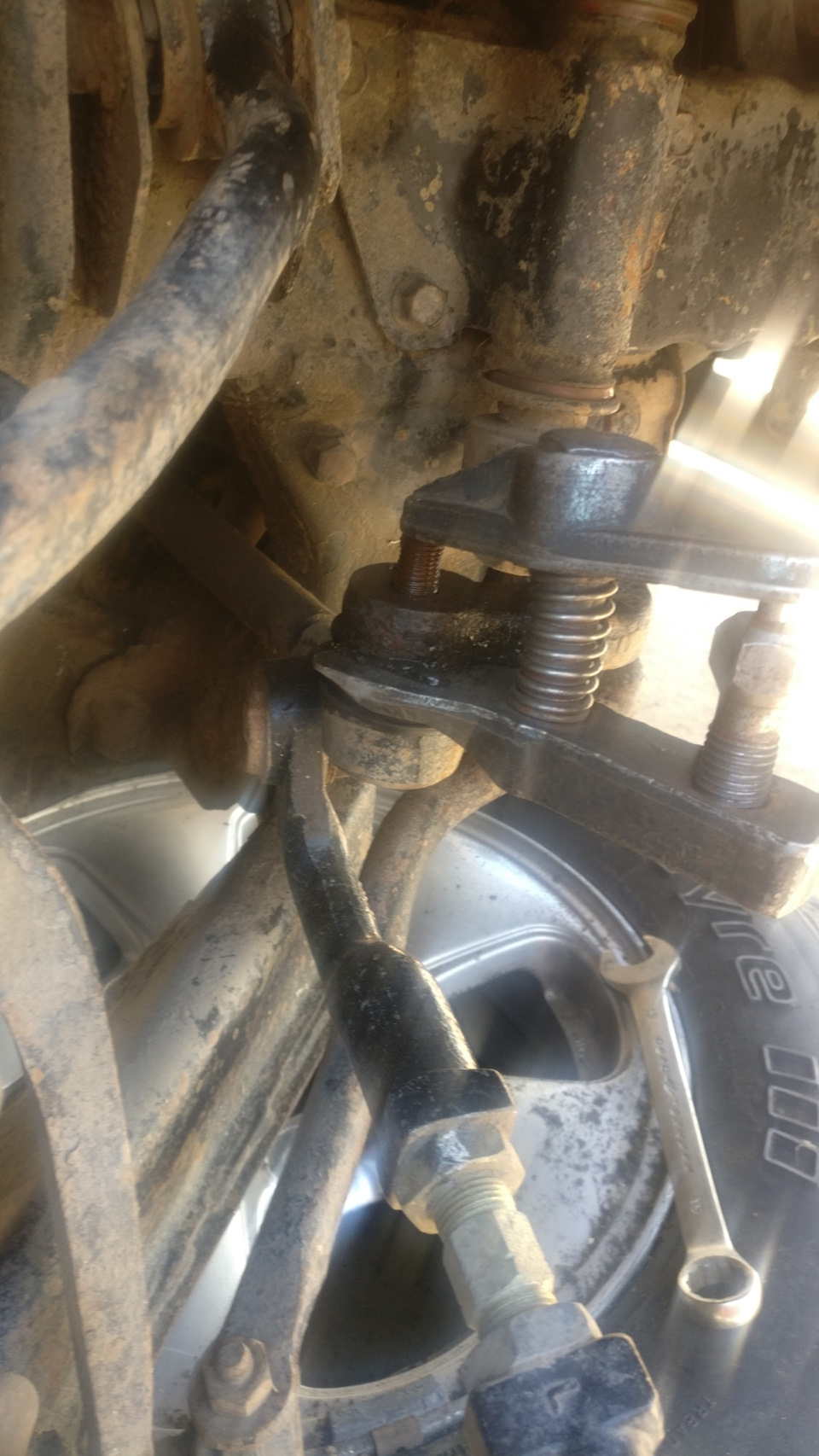 Замена втулок маятника — KIA Sportage (1G), 2 л, 1996 года | своими ...