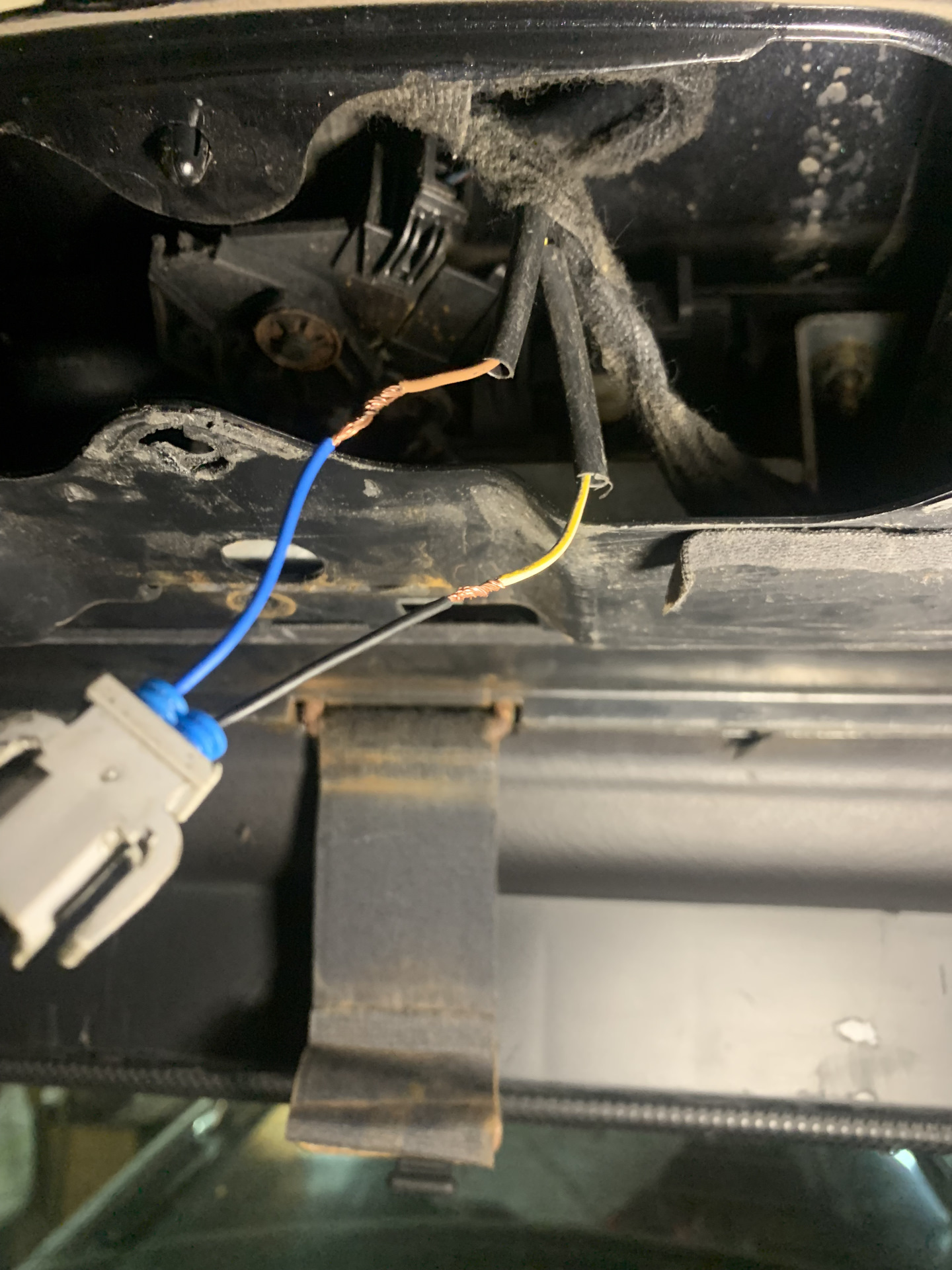 Проводка, стоп-сигнал и всякая фигня — Audi A6 Avant (C5), 2,5 л, 2004 ...