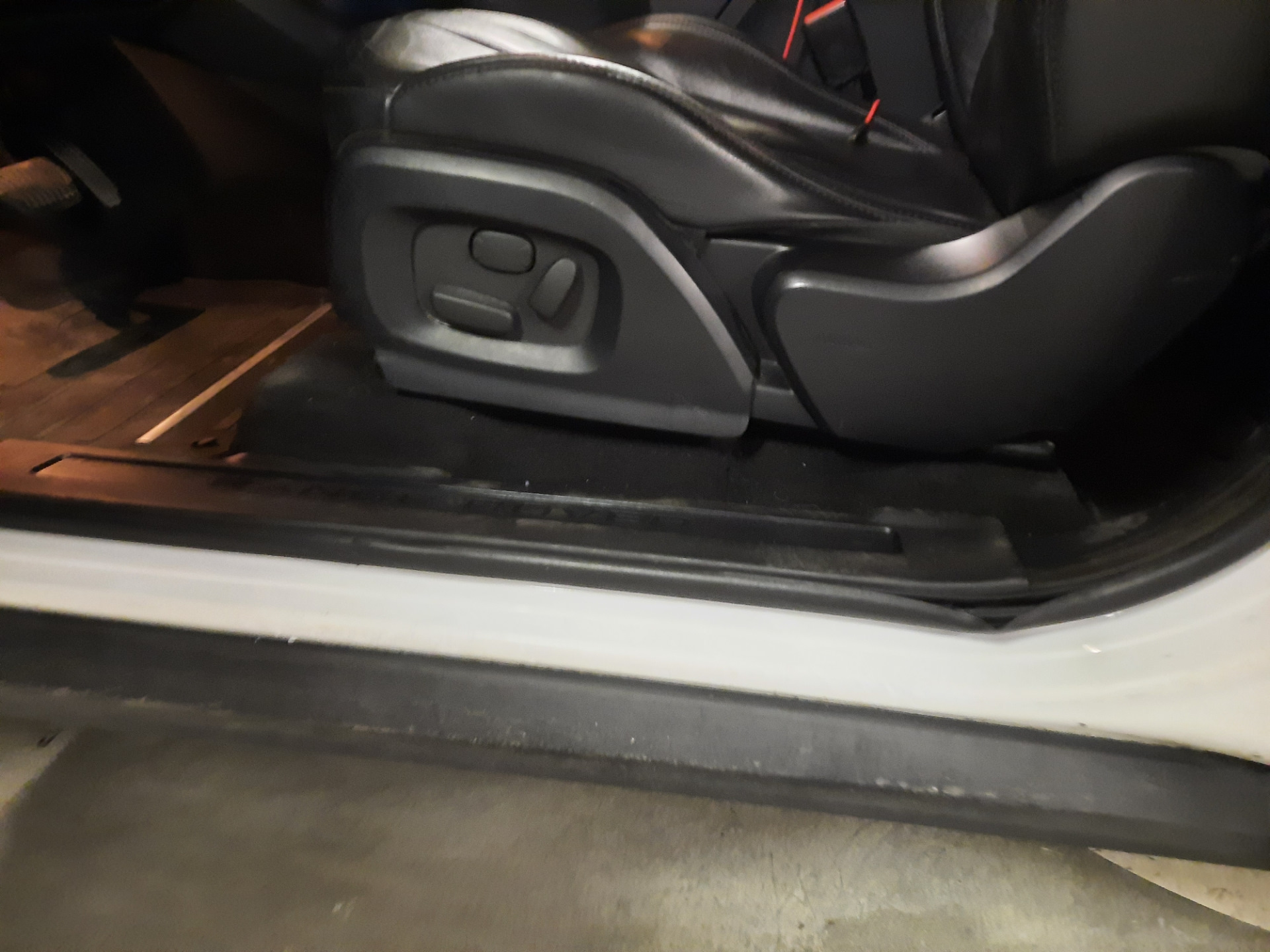 Подкрашивающий карандаш для сколов — Land Rover Range Rover Evoque, 2,2 ...