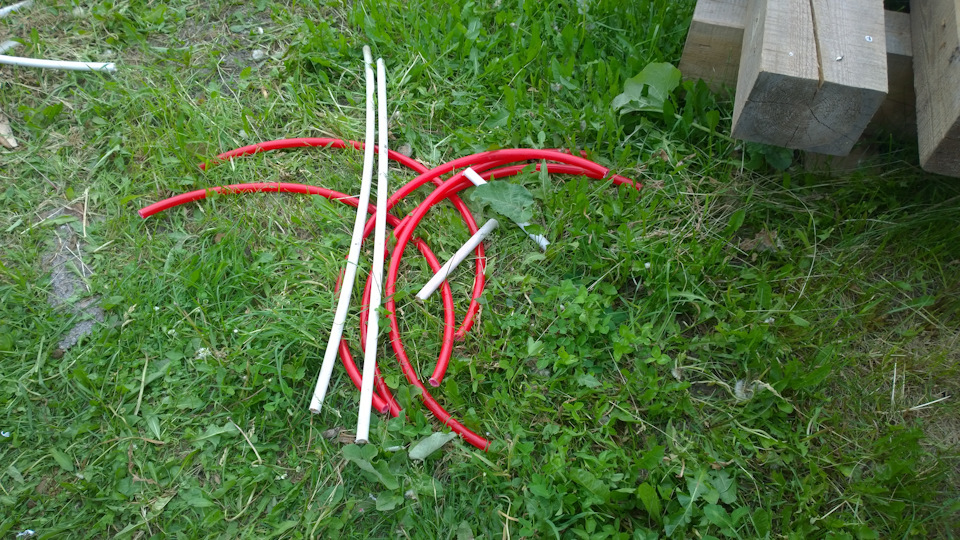 Забор из пластиковых труб своими руками: пошаговая инструкция, что выбрать ПВХ или полипропиленовые трубы