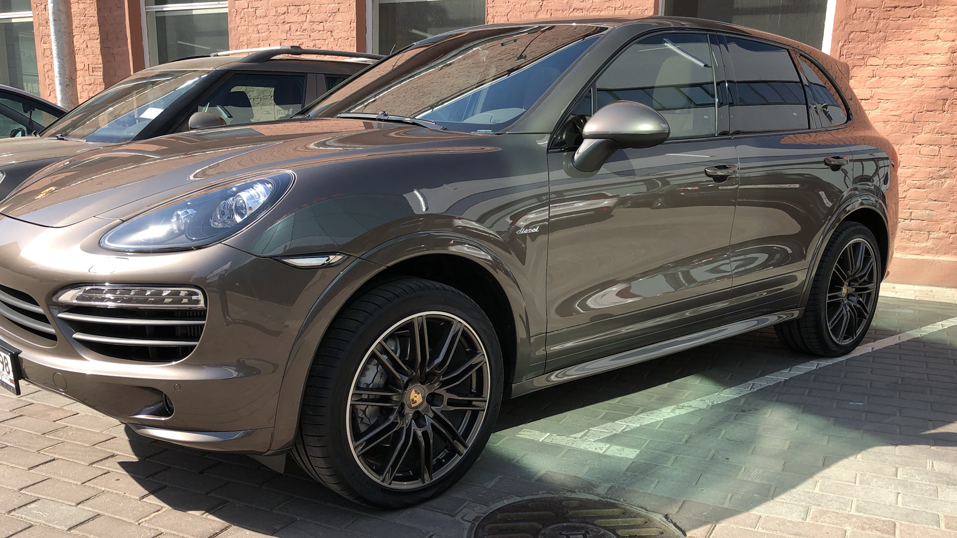 Porsche Cayenne (2G) 958 4.2 дизельный 2014 | Серо-коричневый 4.2 D на  DRIVE2