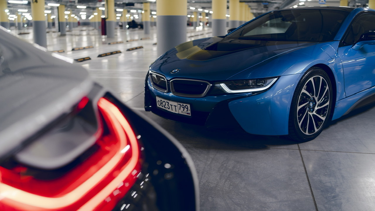 BMW i4 гараж