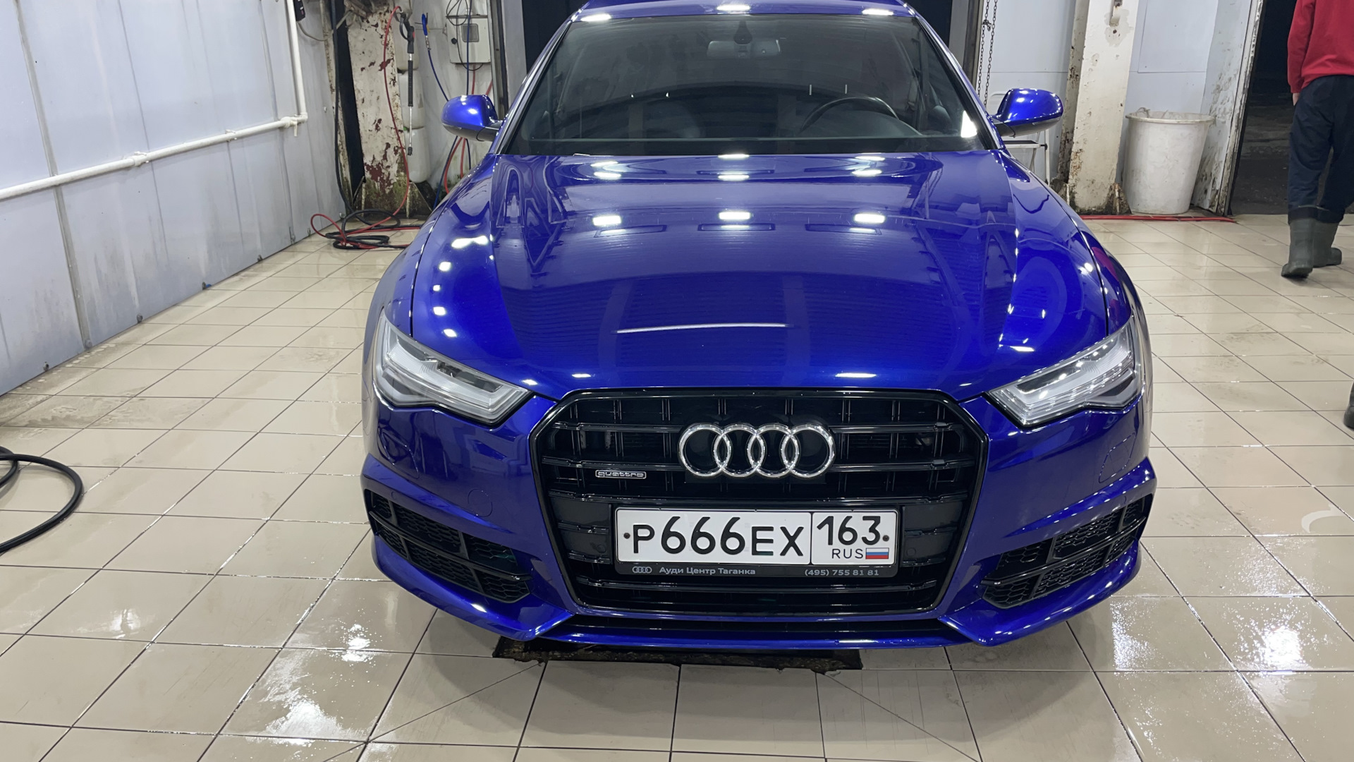 Audi a7 синяя