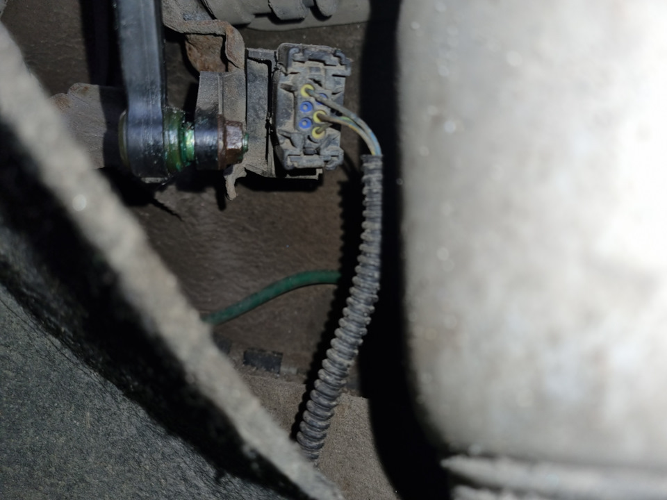 Профилактика датчиков дорожного просвета — Volkswagen Touareg (1G), 3 л ...