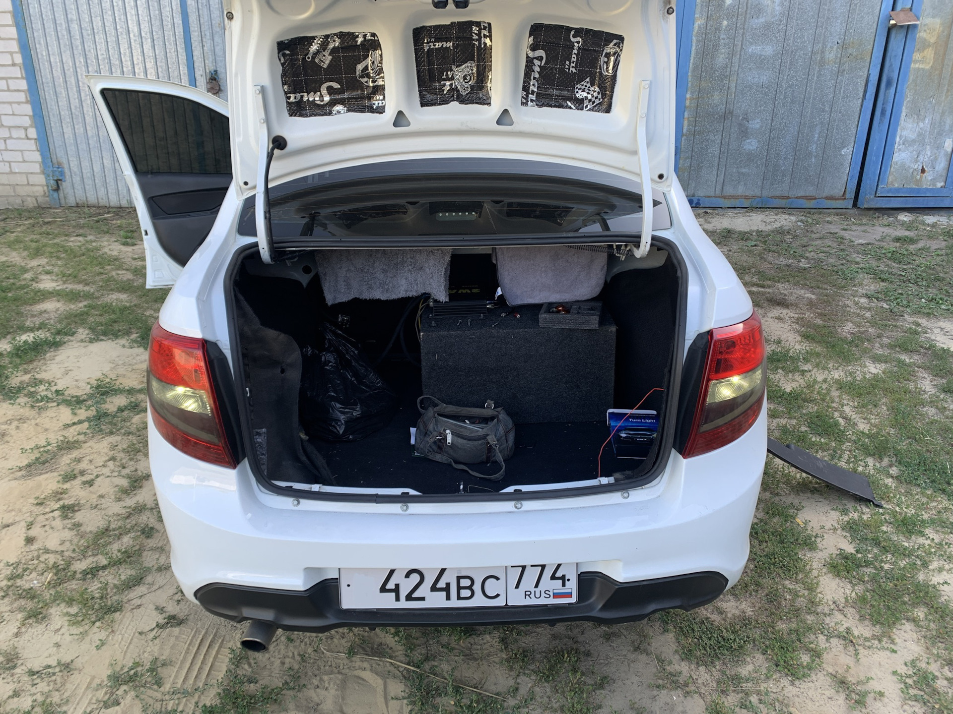 Задний ход и поворотник в одной секции — Lada Гранта Drive Active, 1,6 ...