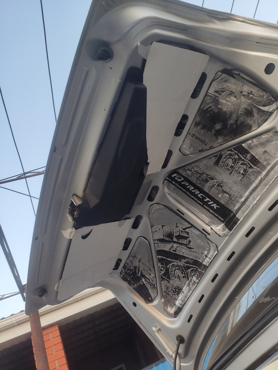 Заглушки в крышку багажника и подсветка — Lada Приора седан, 1,6 л ...