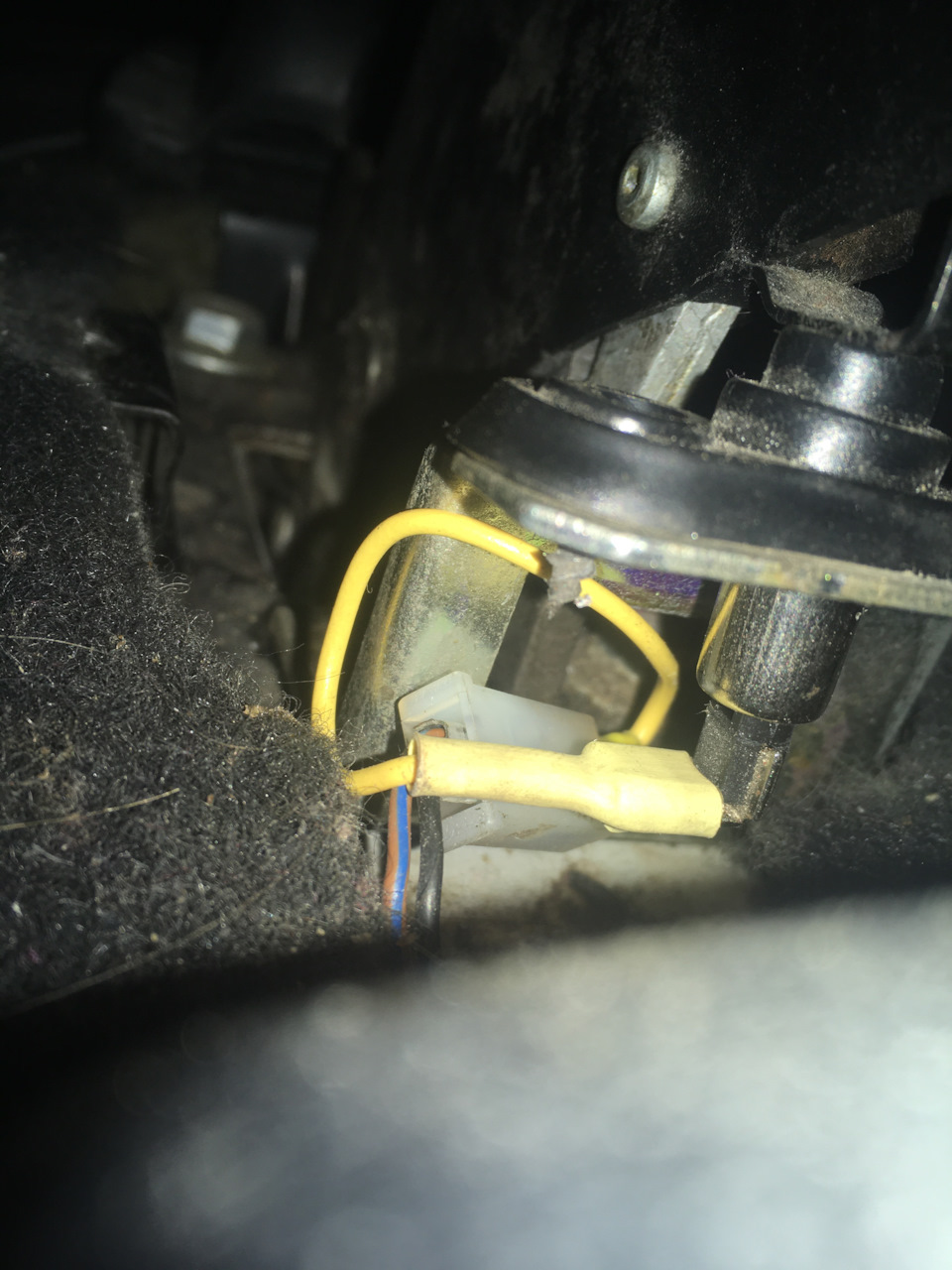 # 52 — кнопка (лягушка) ручника КАЛИНА — Lada Калина универсал, 1,4 л ...