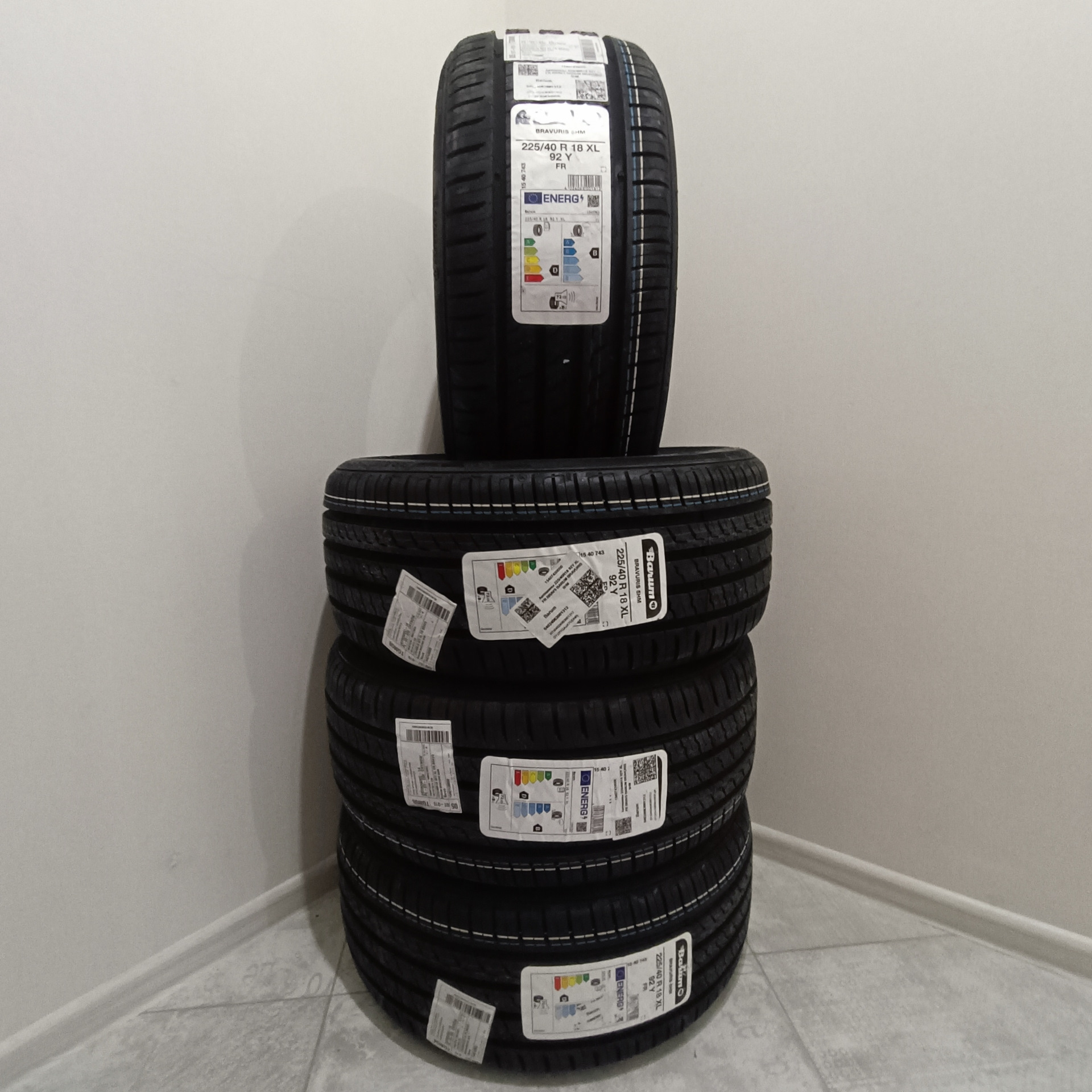 №29 Резина Barum Bravuris 5 HM 225/40 R18 — Volkswagen Jetta VI, 1,8 л ...