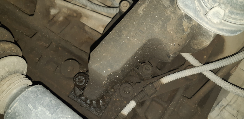 Запись №36 Чистка маслоотделителя… — Skoda Octavia A4 Mk1, 1,4 л, 2007 ...