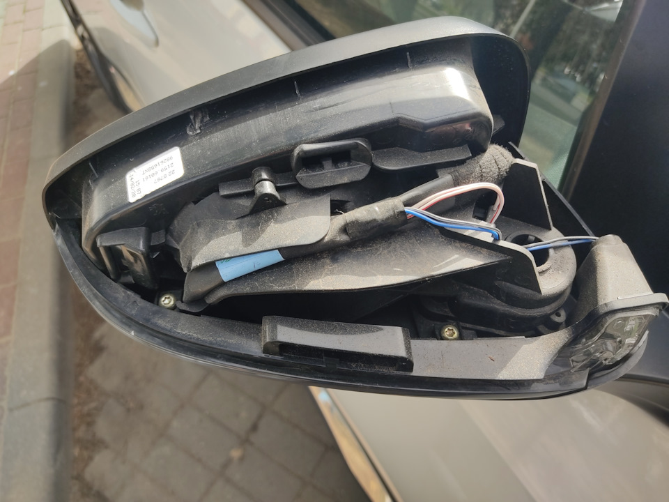 Установка динамических поворотников в зеркала + Оклейка боковых зеркал ...