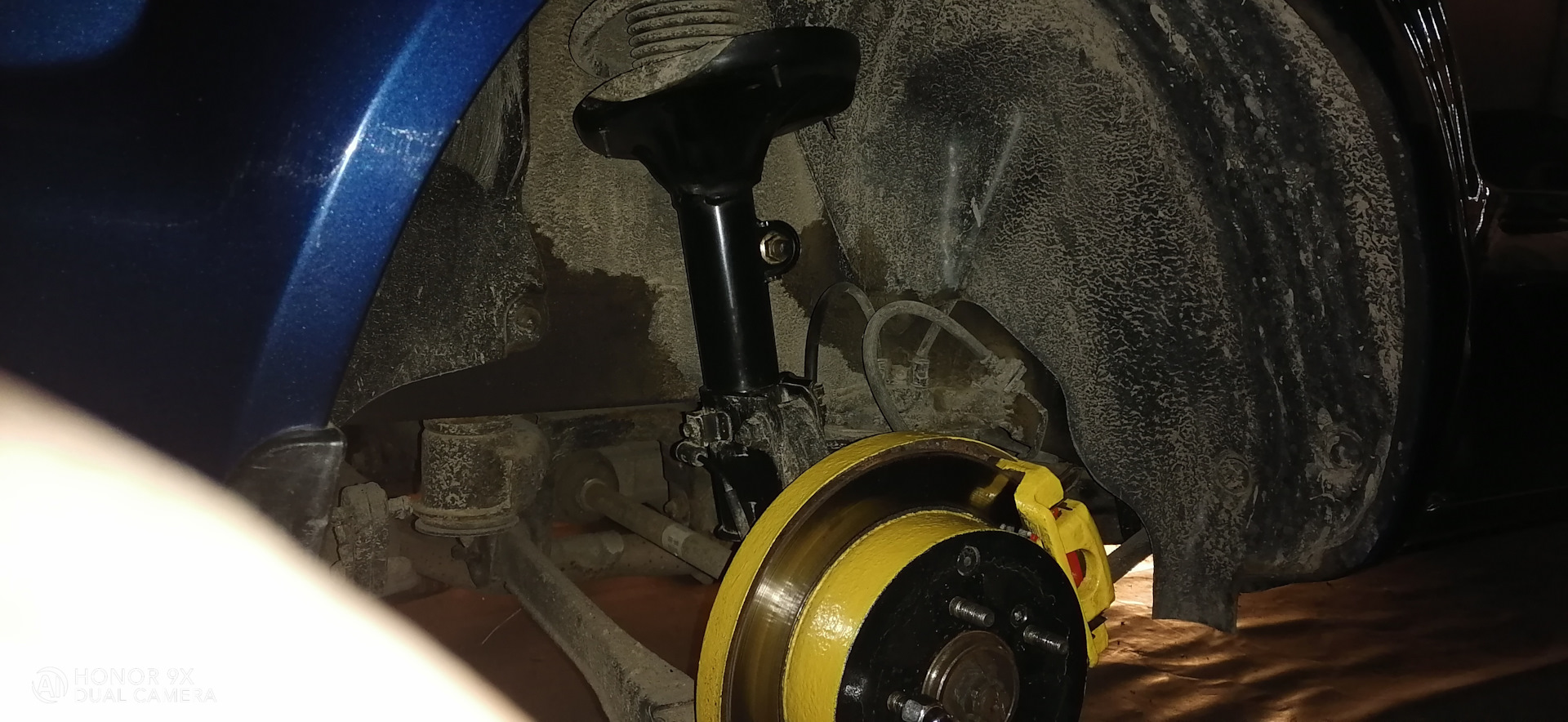 Потекла стойка — Hyundai Tucson (JM), 2 л, 2007 года | запчасти | DRIVE2