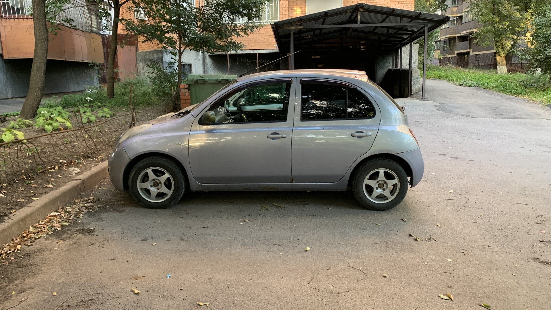 Продажа Nissan March (K12) 2004 (бензин, АКПП) — с историей обслуживания —  DRIVE2.RU