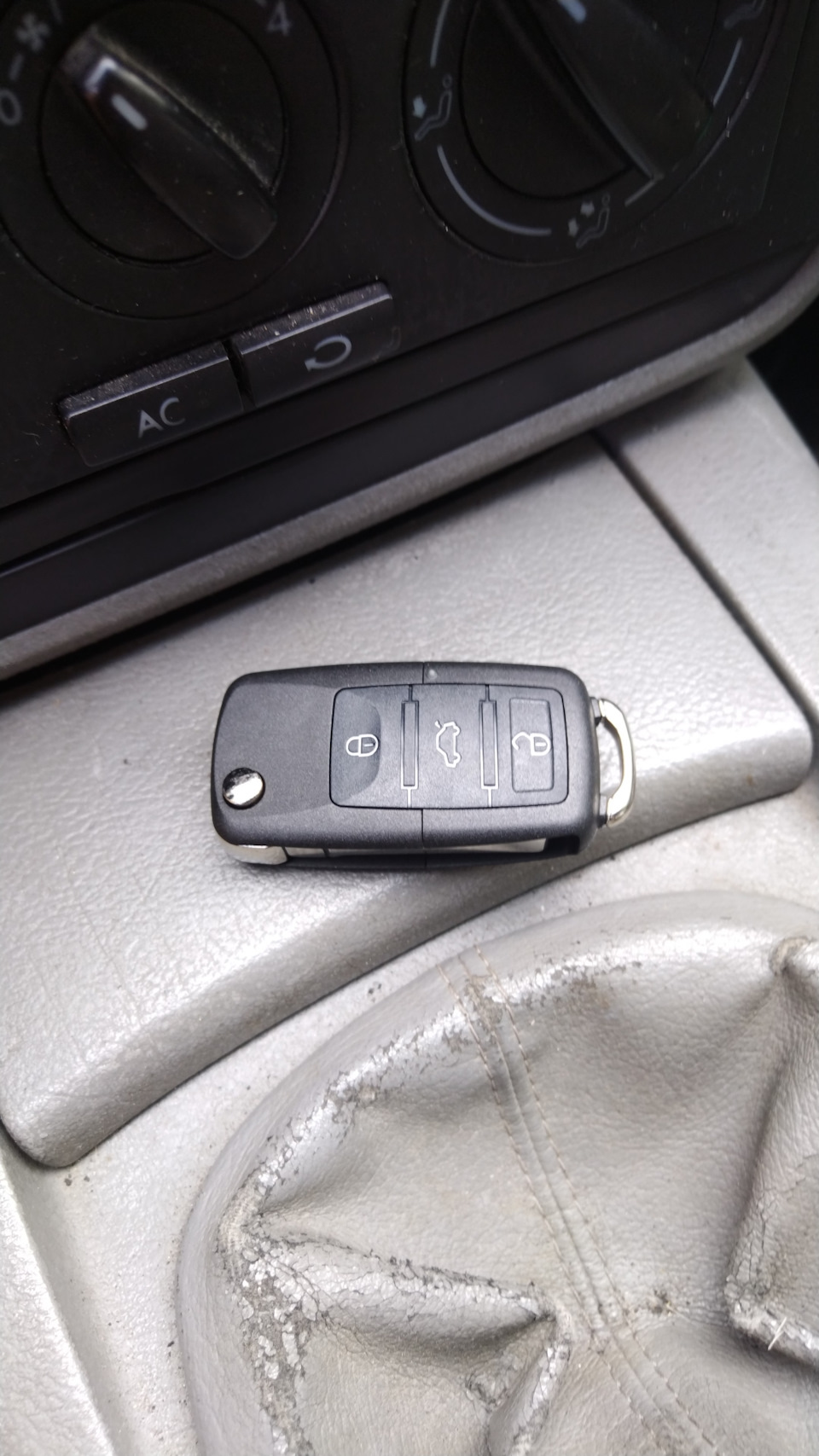 Пульт центрального замка — Volkswagen Passat B5, 1,8 л, 2002 года ...