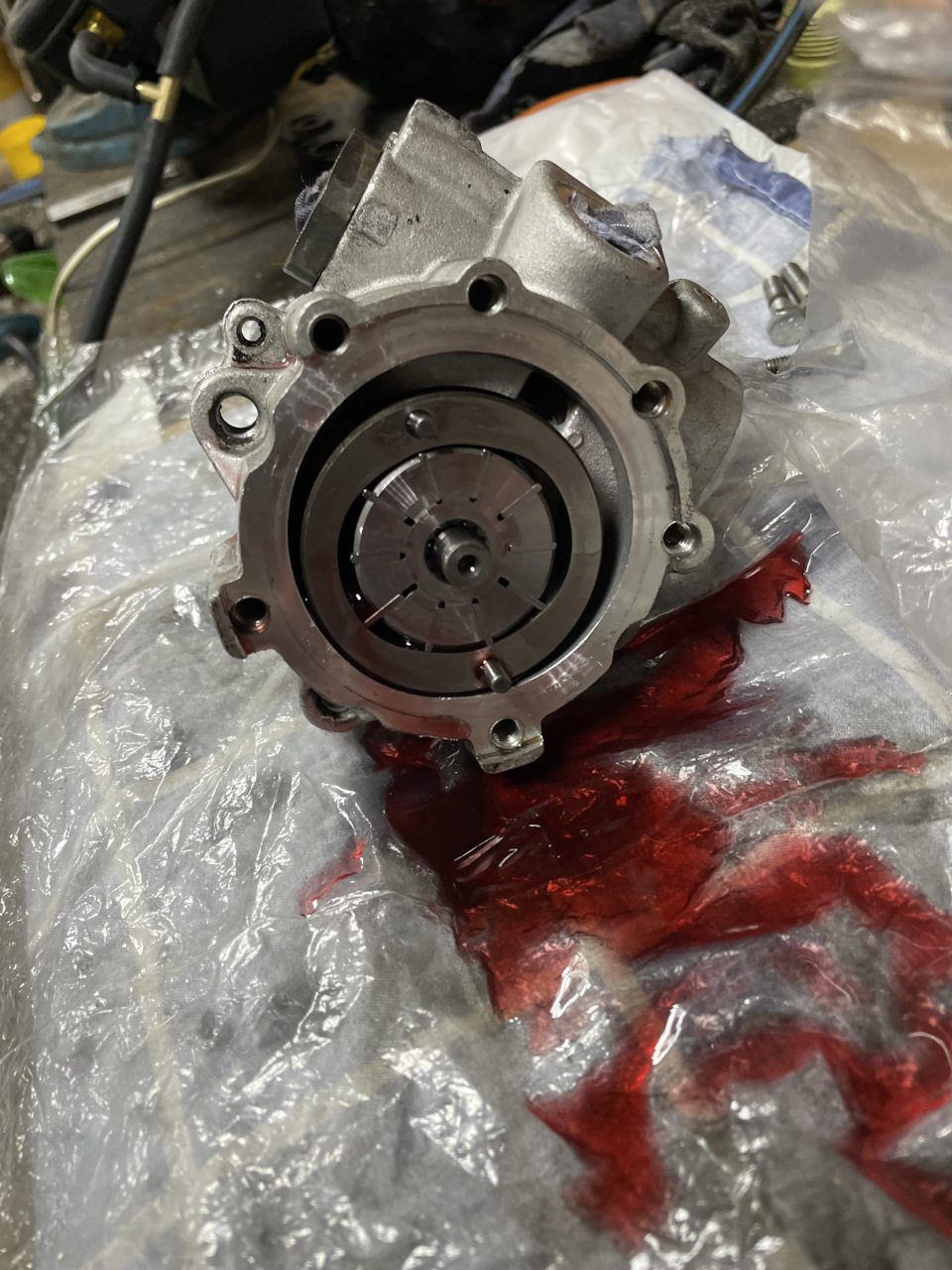 хонда капа помпа. 6. 5 дизель с. замена помпы на 9. замена помпы на 9.