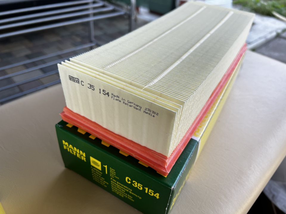 MANN C 35 154 — Volkswagen Passat Variant (B6). Запчасти на фото: C35154