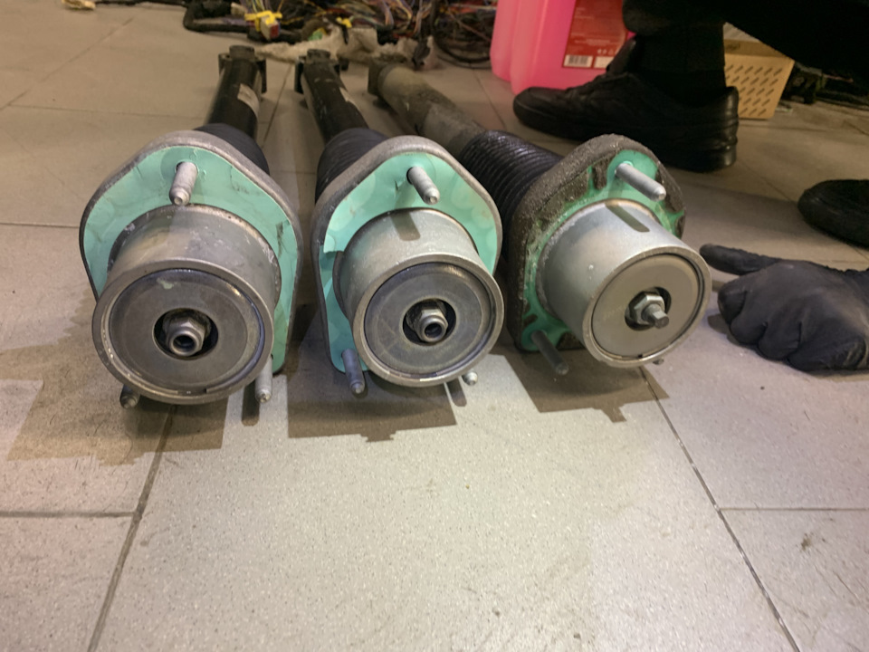 Потекла стойка Range Rover sport — Land Rover Range Rover Sport (2G), 3 ...