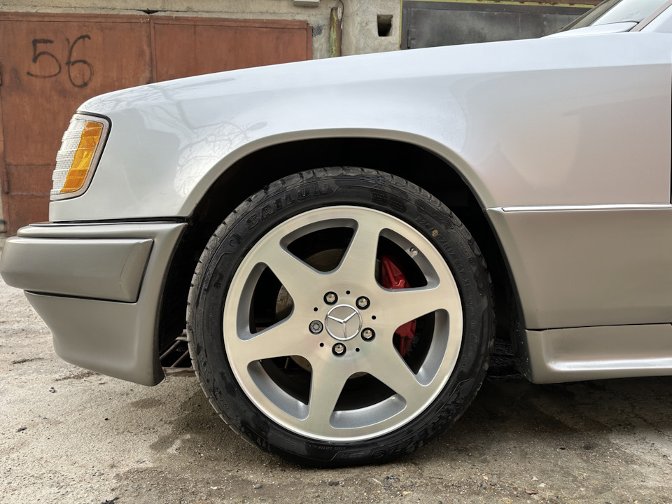 Колпачки колесных дисков Mercedes-Benz. — Mercedes-Benz E-class (W124 ...