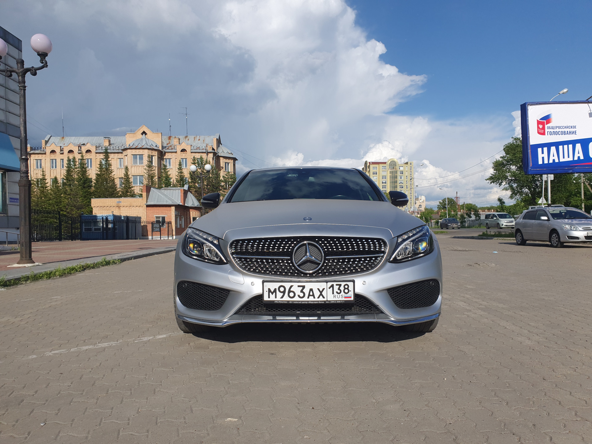 Новый лук 2020 — Silver Arrow (Матовый винил) — Mercedes-Benz C-class  (W205), 2 л, 2015 года | стайлинг | DRIVE2