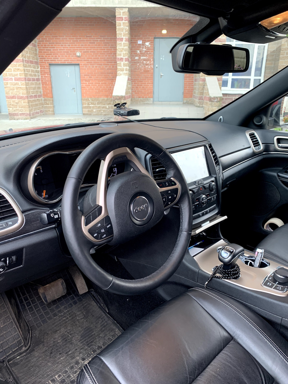 Фото в бортжурнале Jeep Grand Cherokee (WK2)
