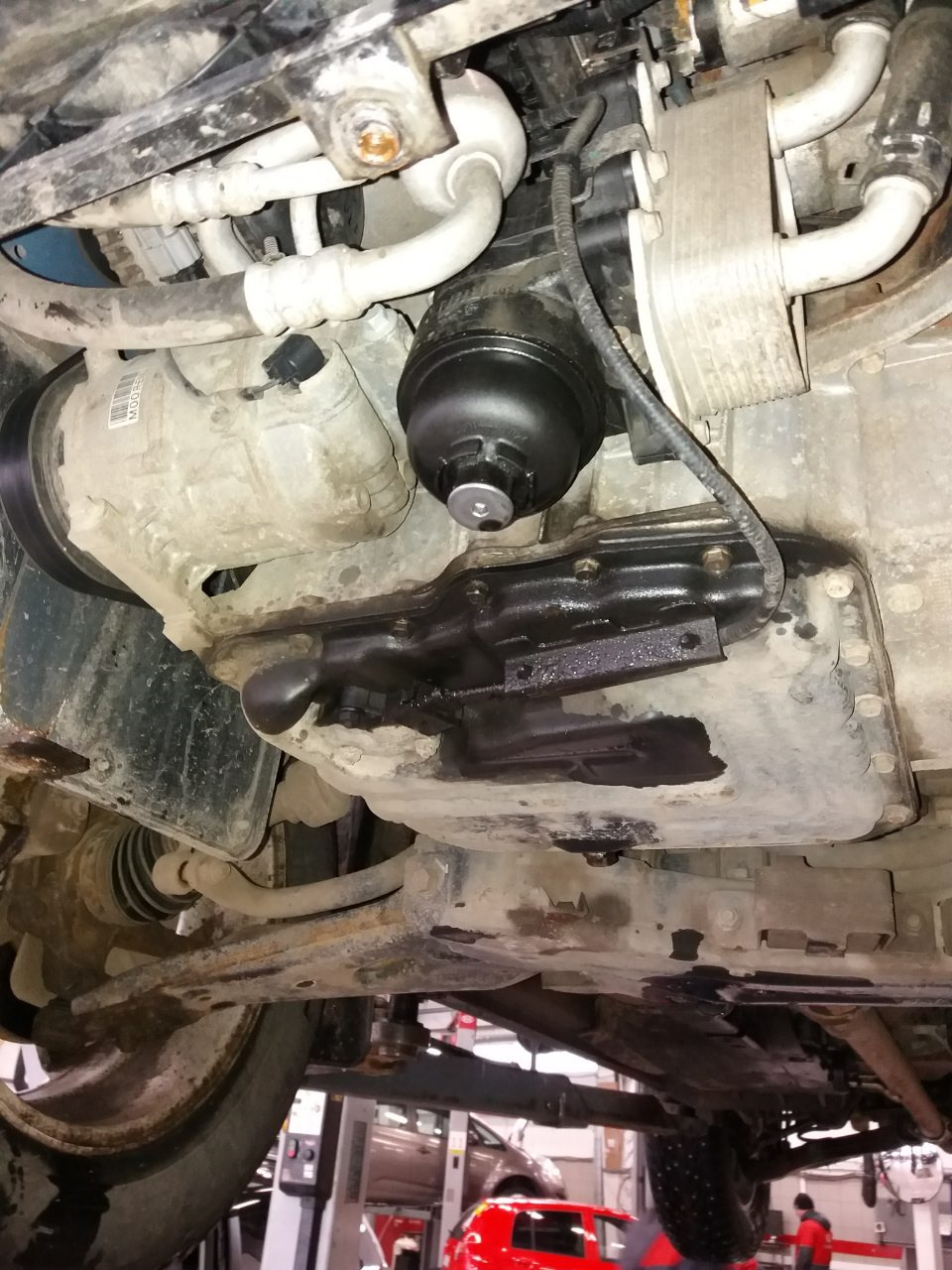 Прокладка масляного фильтра volvo xc60. Датчик коленвала шкода етти 1,8. Масляный фильтр volvo xc90 2. Сочиться масло с коробки ваз 2110. Опель корса 2008 течь масла.