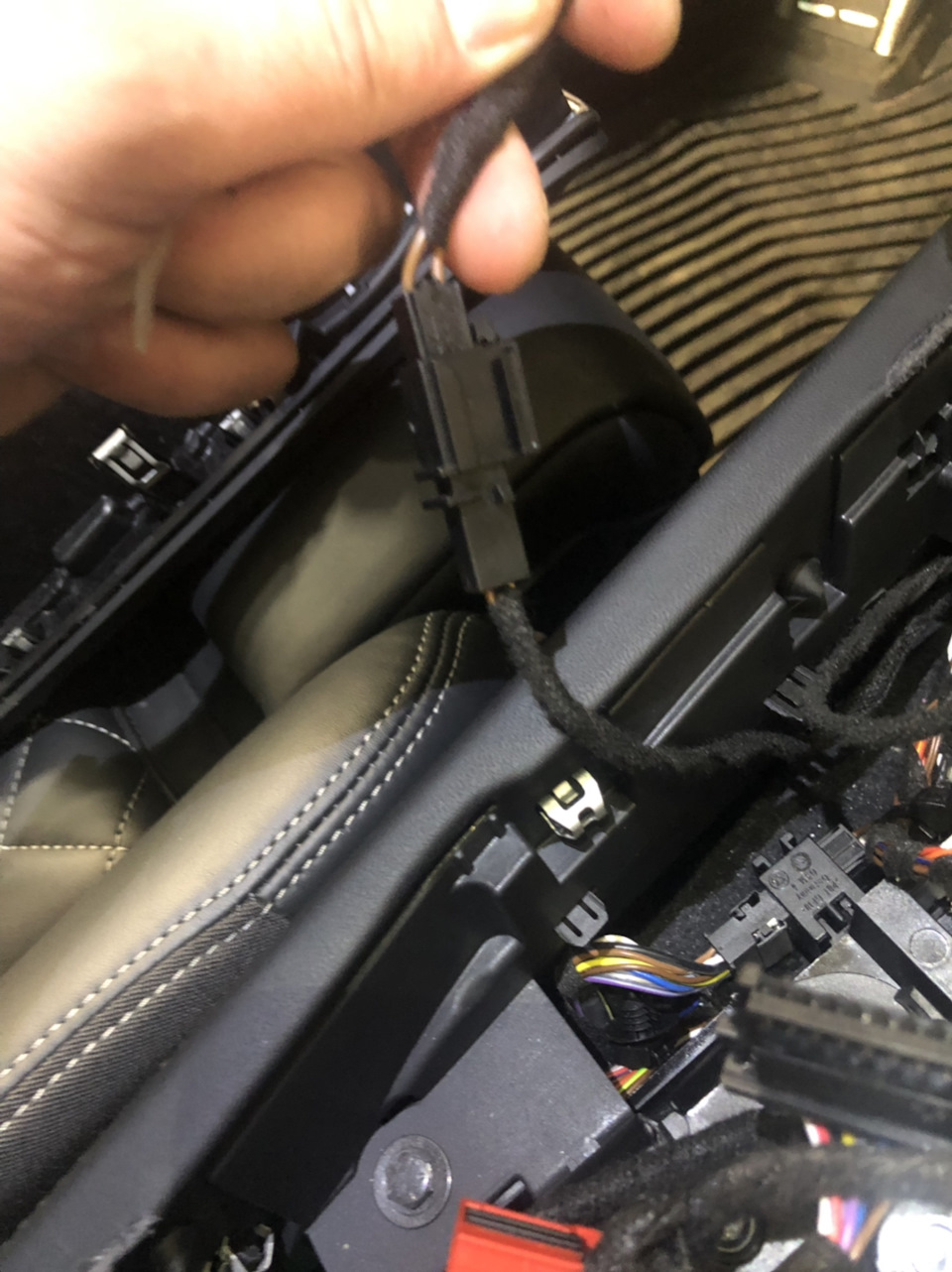 У меня был вот такой — Audi A4 (B9)