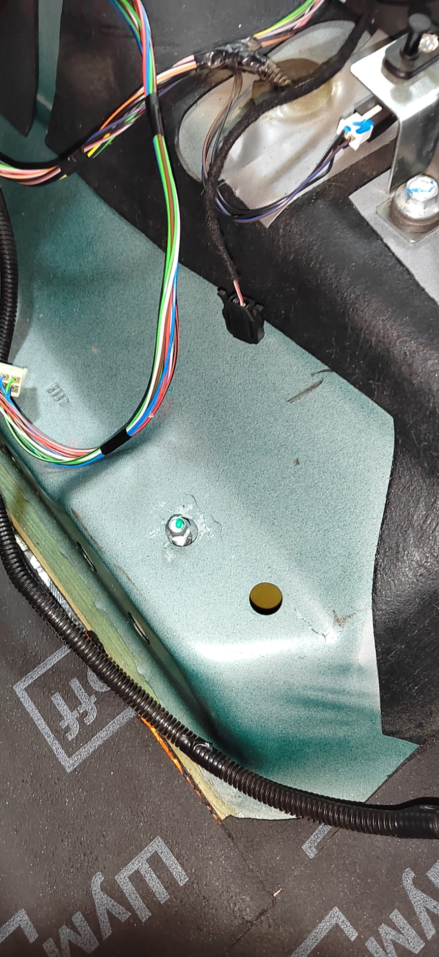 Как я новую Ниву варил. — Lada Niva Travel, 1,7 л, 2023 года | кузовной ...