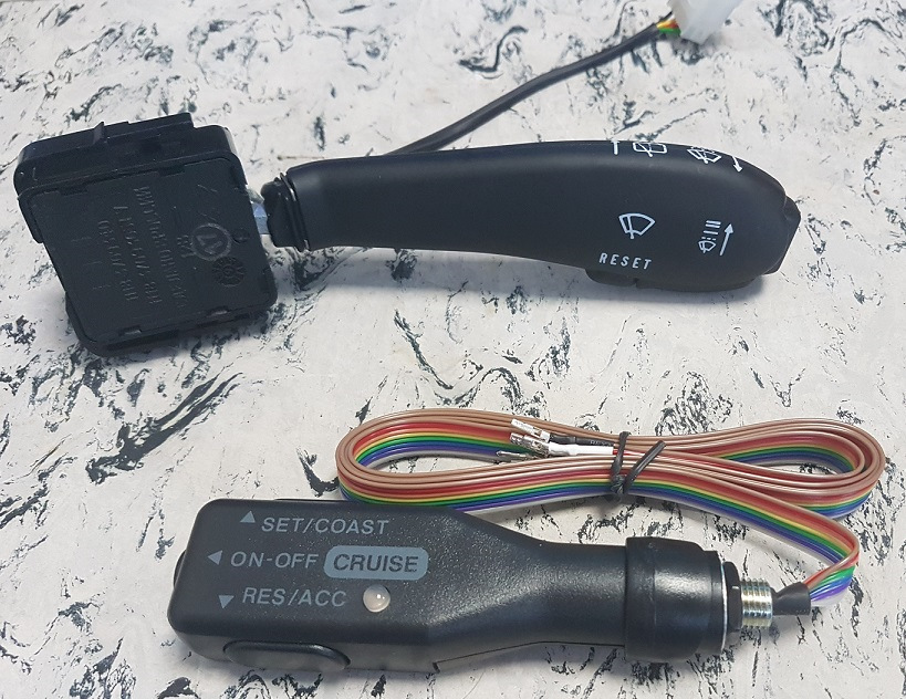 Круиз контроль на ваз 2107. Переключатель круиз контроля гранта. Старо стоп нива тревел. Значок круиз контроля на ниве тревел. Chevrolet niva круиз контроль.
