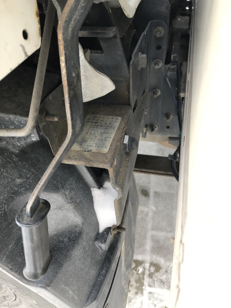 Подскажите какую вязкость на зиму кто льет? — Nissan Atlas, 3 л, 1993 ...