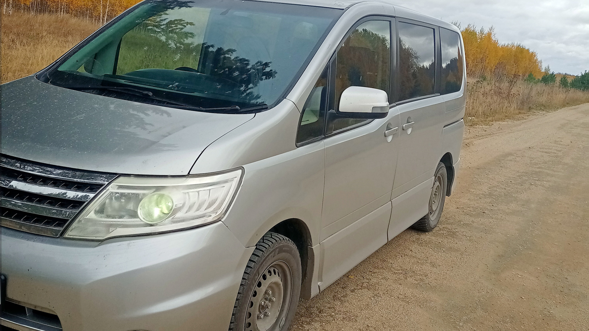 nissan serena 2010