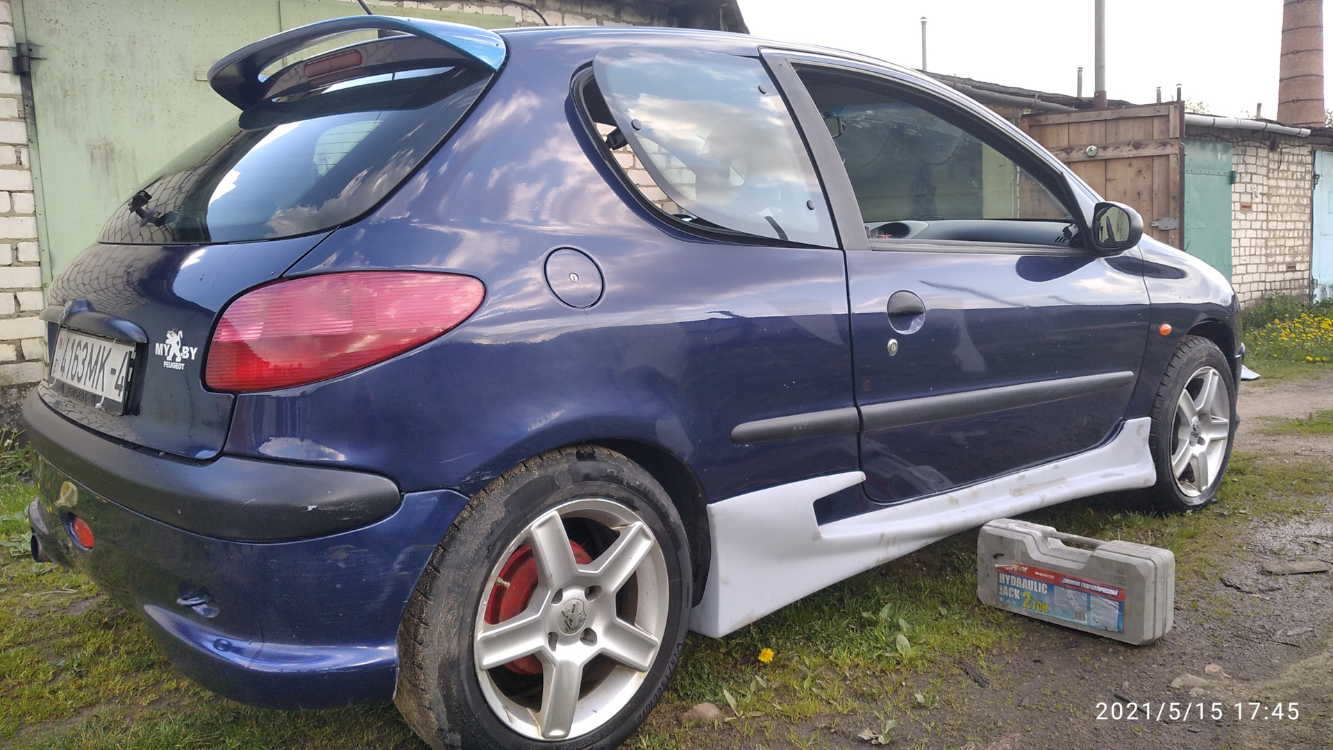 Накладки на пороги — Peugeot 206, 2 л, 2001 года | стайлинг | DRIVE2