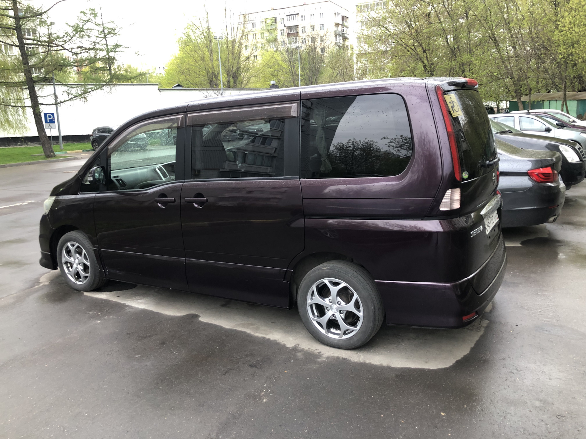 Лето😂 — Nissan Serena Mk III (C25), 2 л, 2009 года | колёсные диски ...