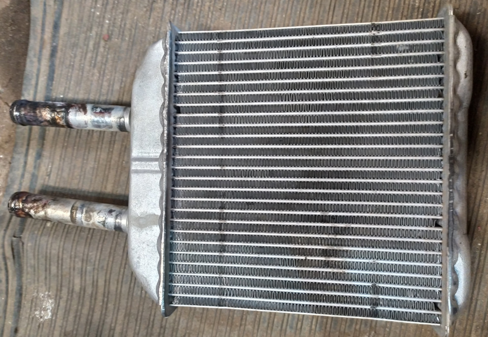 Старая печка снята с авто: патрубки загнуты, при разборке внутри печки оказалось всё забито. Удивительно, что она вообще грела! — Daewoo Matiz (M100/M150)